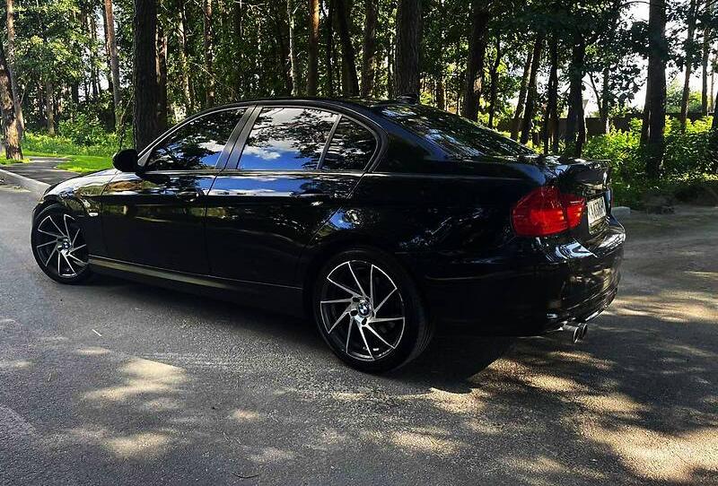 BMW 328 2011