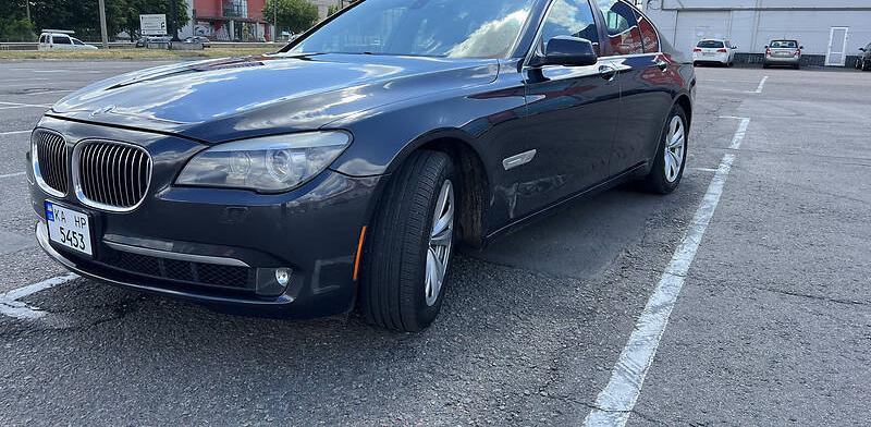 BMW 740 2010