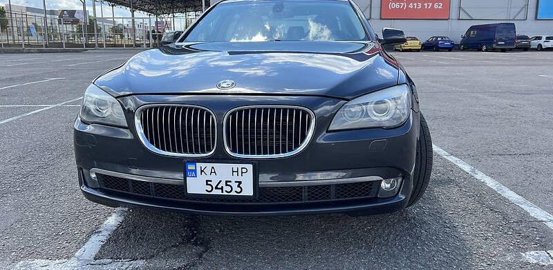 BMW 740 2010
