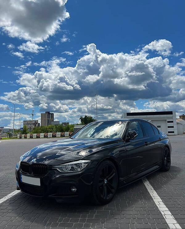 BMW 318 F30  2017