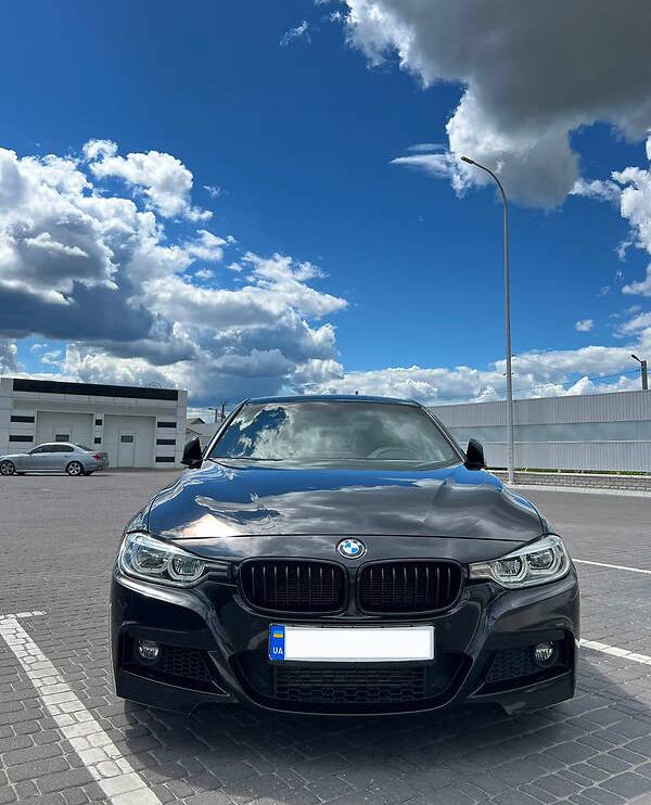 BMW 318 F30  2017