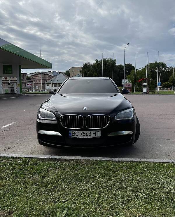 BMW 740 2015