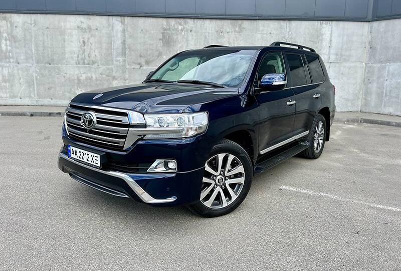 Toyota Land Cruiser 200 Premium 2016