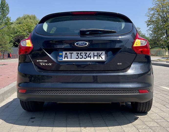 Ford Focus SE 2011