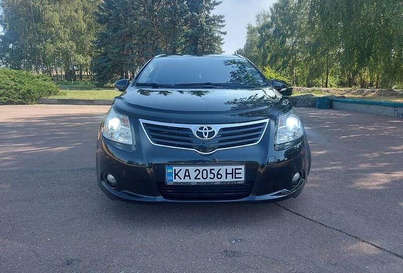 Toyota Avensis 2011