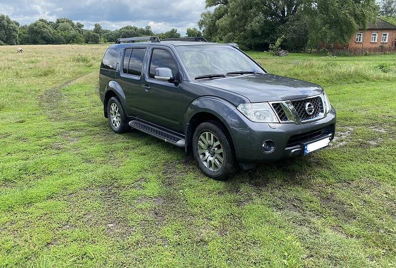 Nissan Pathfinder 2011
