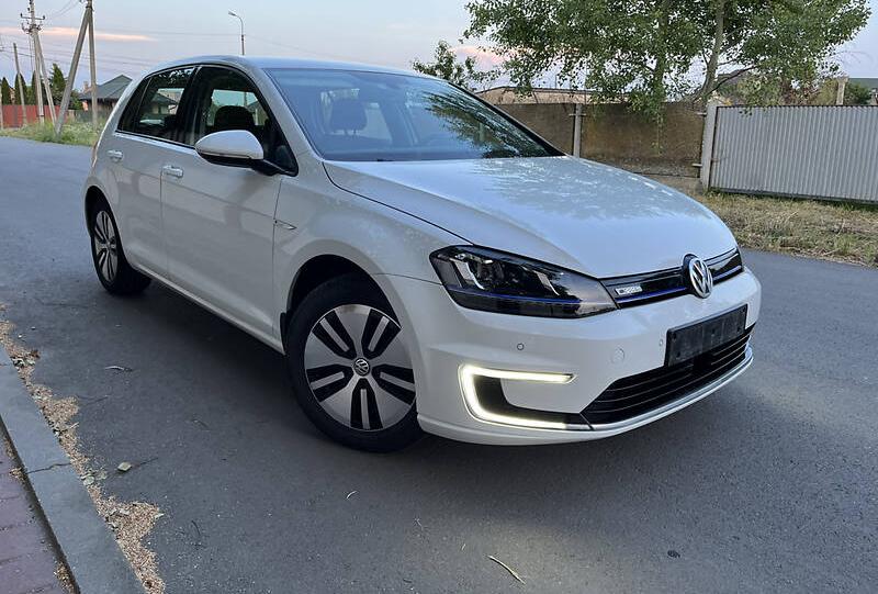 Volkswagen e-Golf 2015