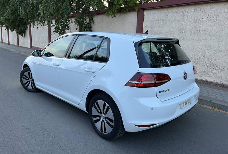 Volkswagen e-Golf 2015