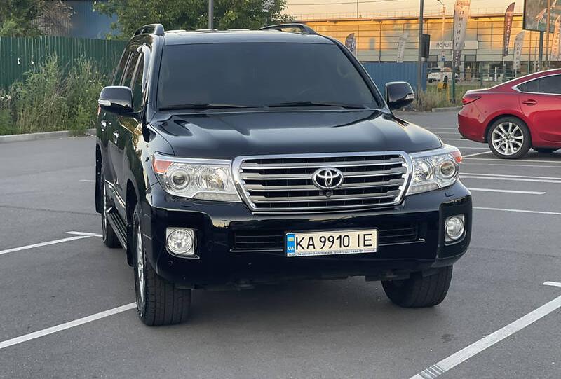 Toyota Land Cruiser 200 2013