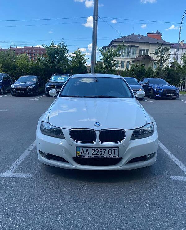 BMW 320 2011