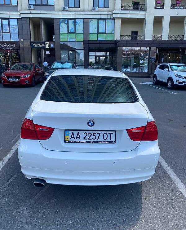 BMW 320 2011