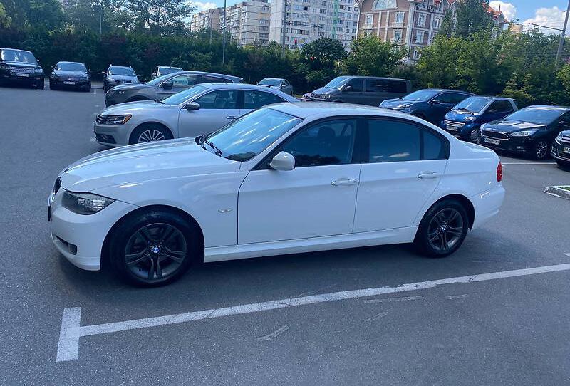 BMW 320 2011