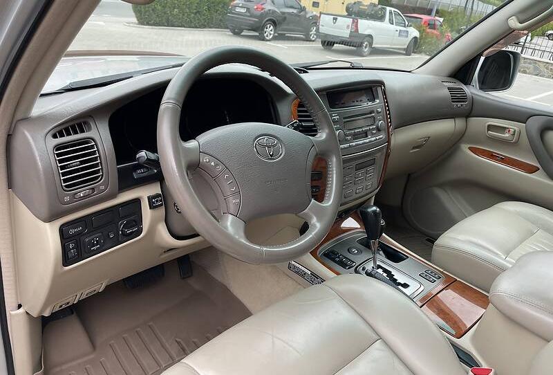 Toyota Land Cruiser 100 2005