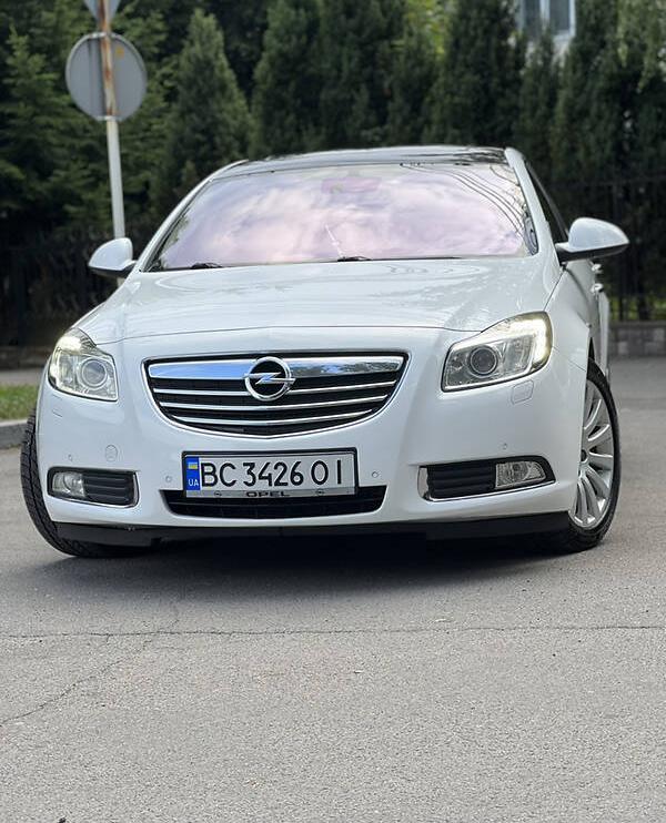 Opel Insignia Cosmo 2011