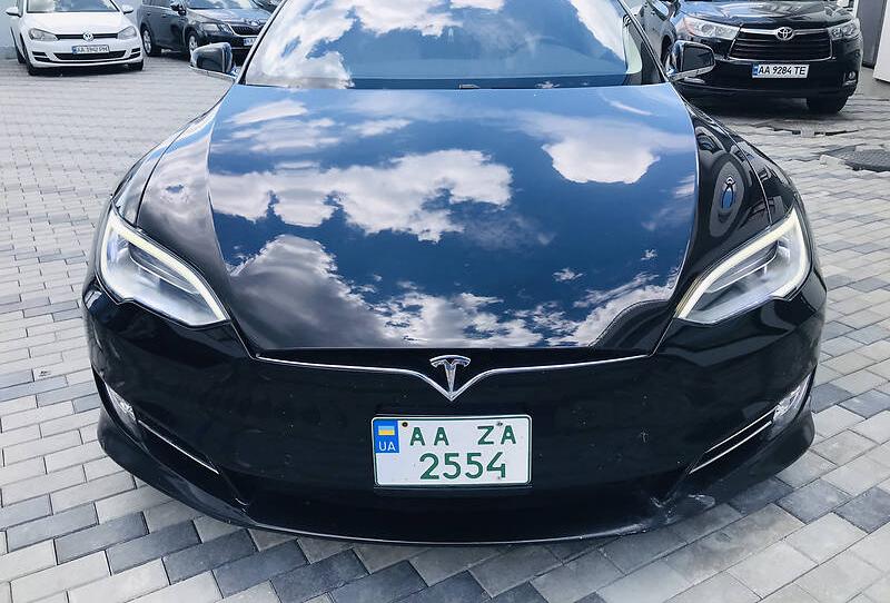 Tesla Model S 2016