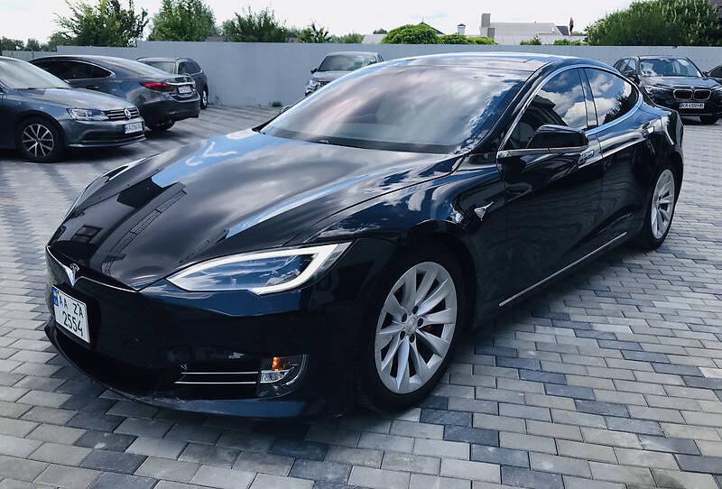 Tesla Model S 2016