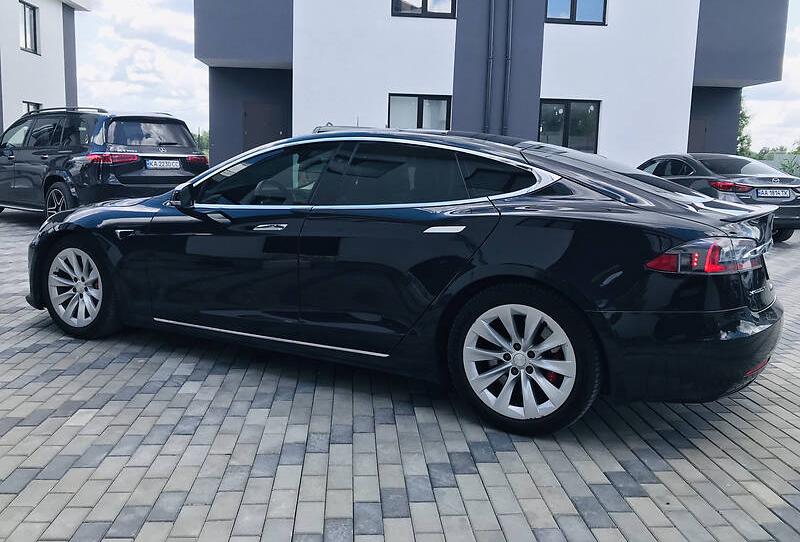 Tesla Model S 2016