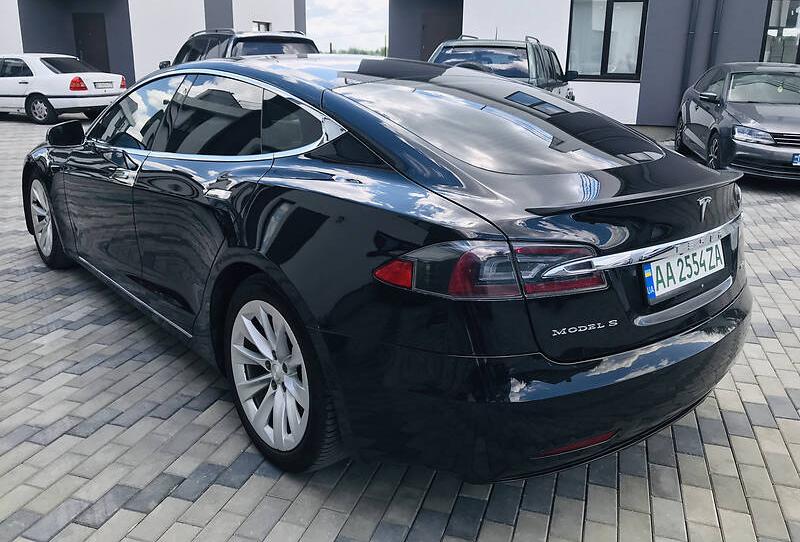 Tesla Model S 2016