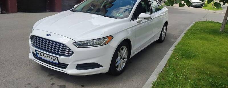 Ford Fusion SE 2015