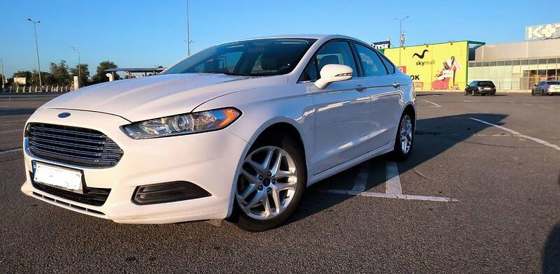 Ford Fusion SE 2015