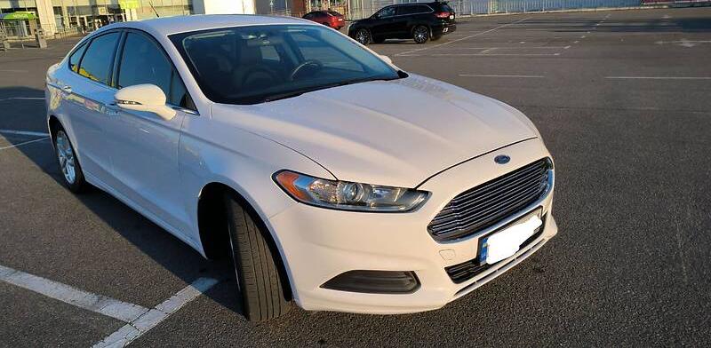 Ford Fusion SE 2015
