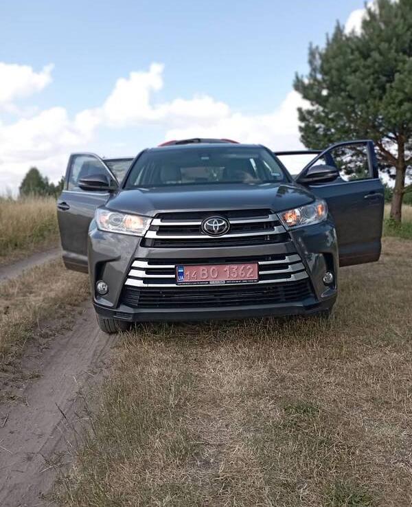 Toyota Highlander LE Plus  2018