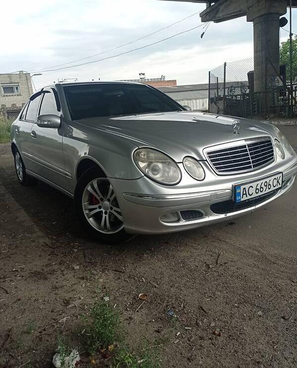 Mercedes-Benz E 220 2003
