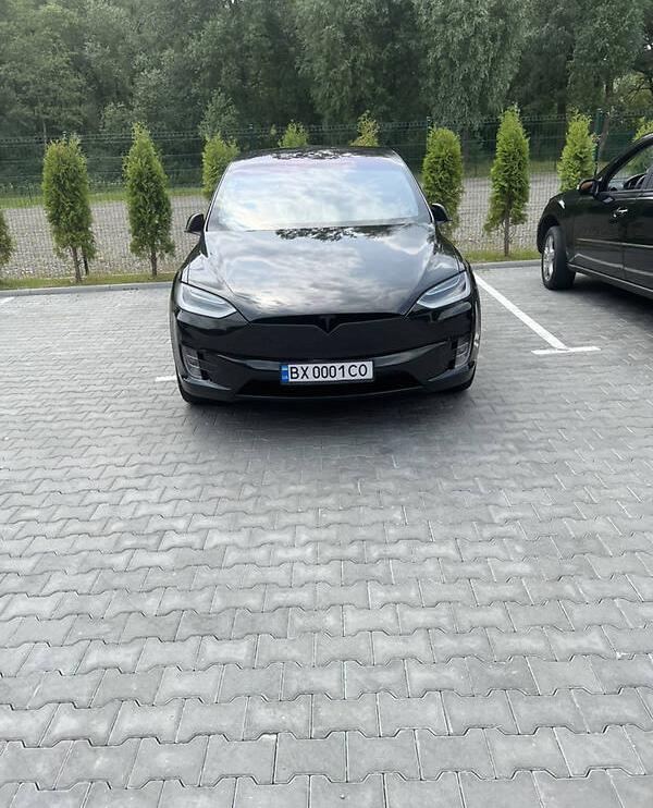 Tesla Model X 2019