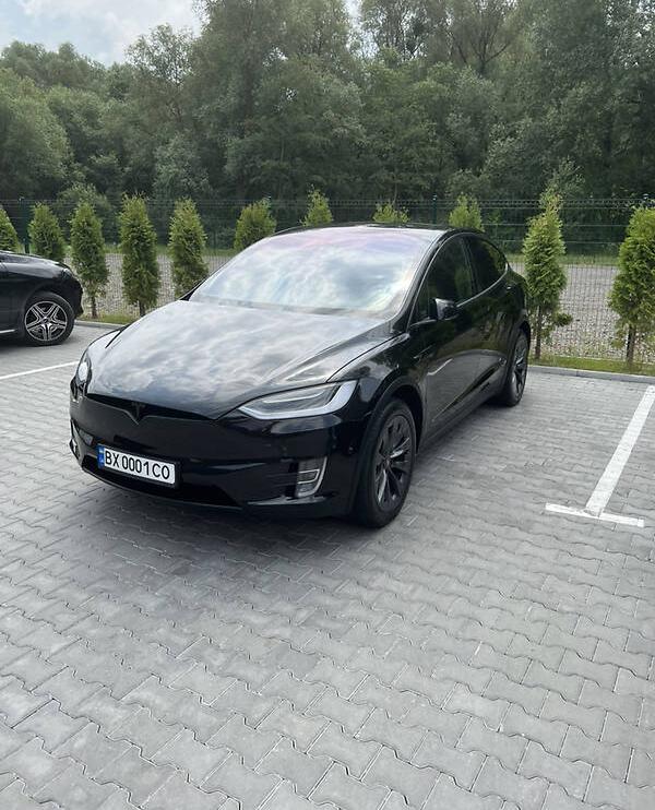Tesla Model X 2019