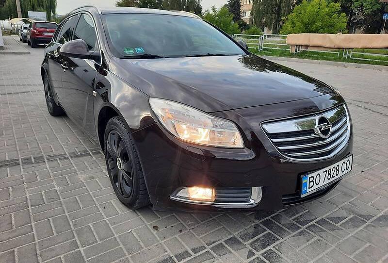 Opel Insignia Sports Tourer 2011
