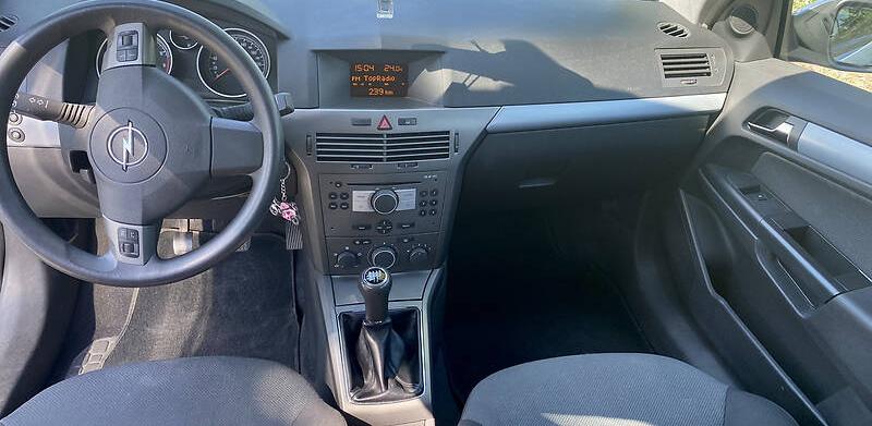 Opel Astra H 217000 2005