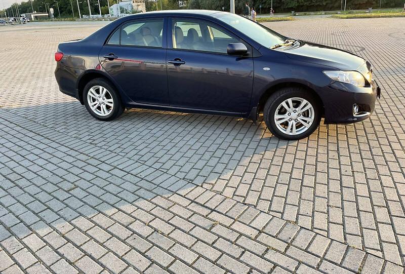 Toyota Corolla NRE150L 2009