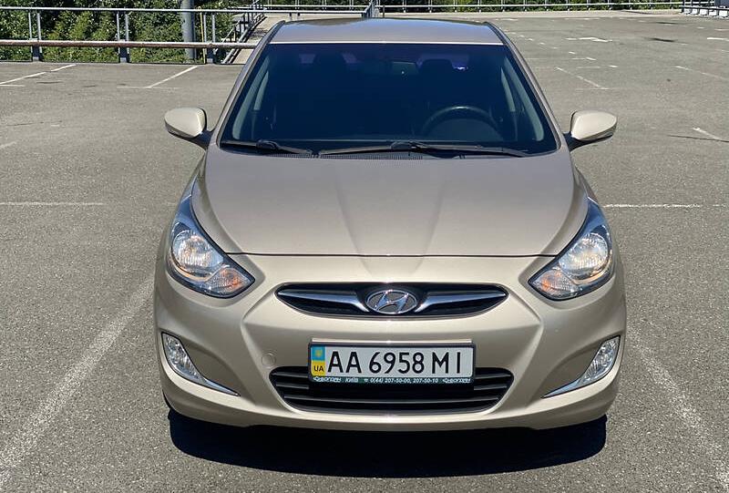 Hyundai Accent 2012