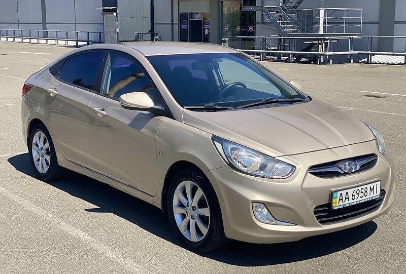 Hyundai Accent 2012