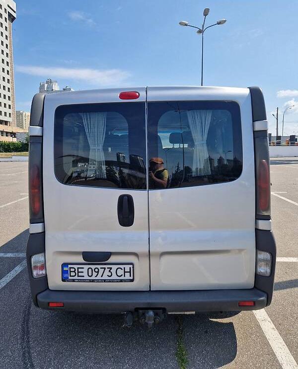 Opel Vivaro пасс. 2006