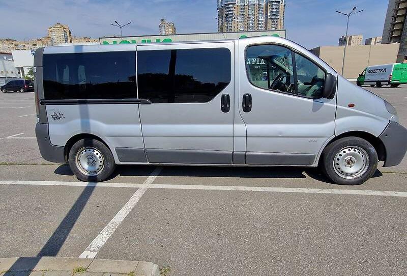 Opel Vivaro пасс. 2006