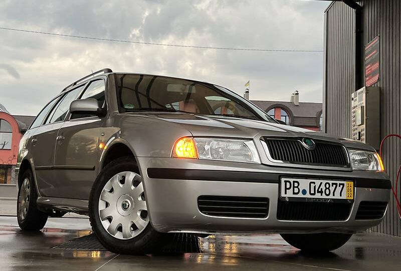 Skoda Octavia Tour AMBIANCE MPI 2004