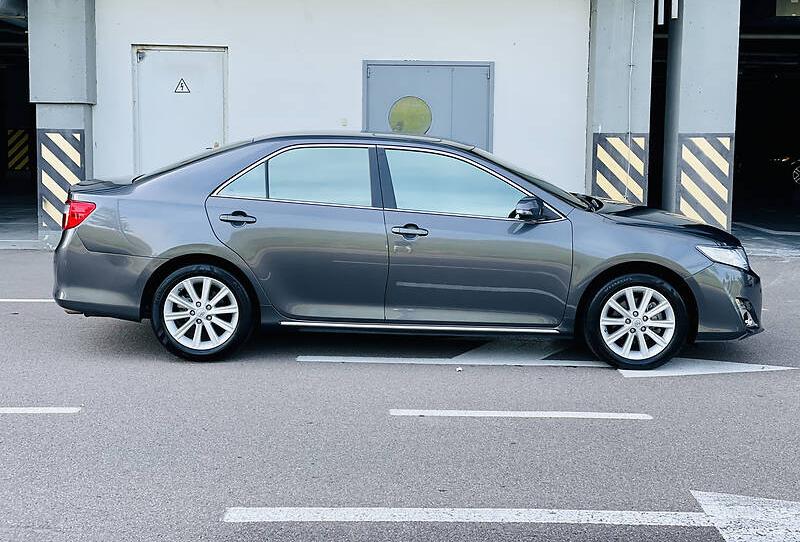 Toyota Camry XLE 2013