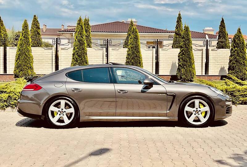 Porsche Panamera 2016
