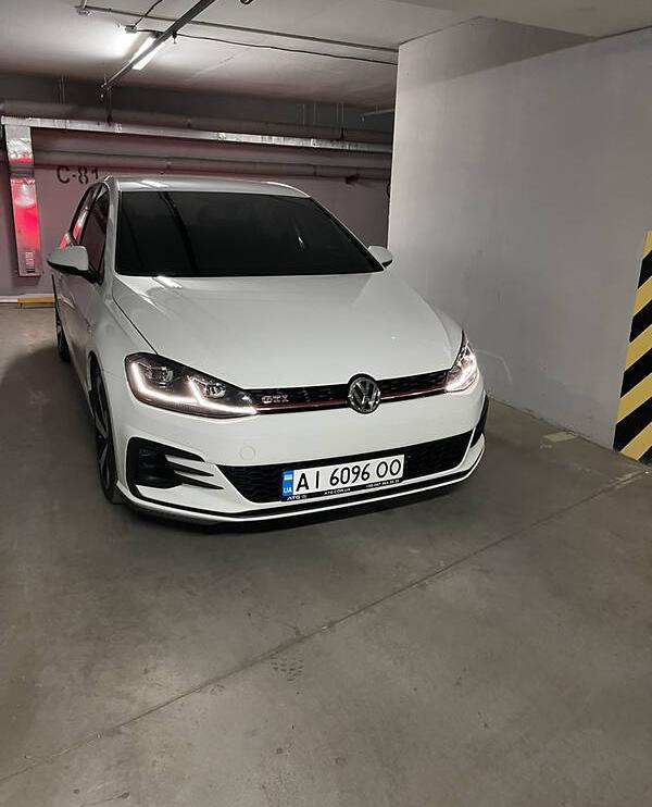 Volkswagen Golf GTI 2020