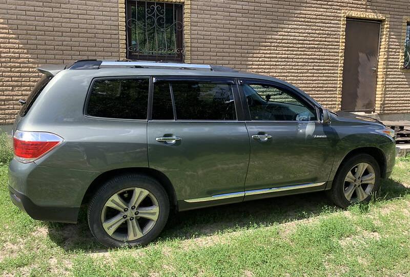 Toyota Highlander limited  2013