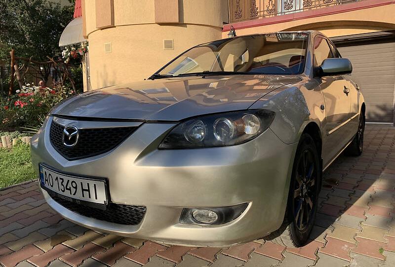 Mazda 3 skytech 2006