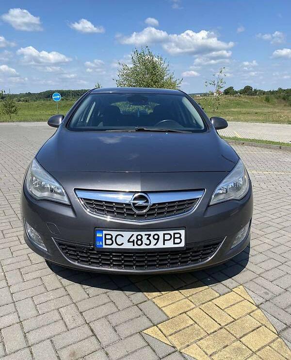 Opel Astra J 2009