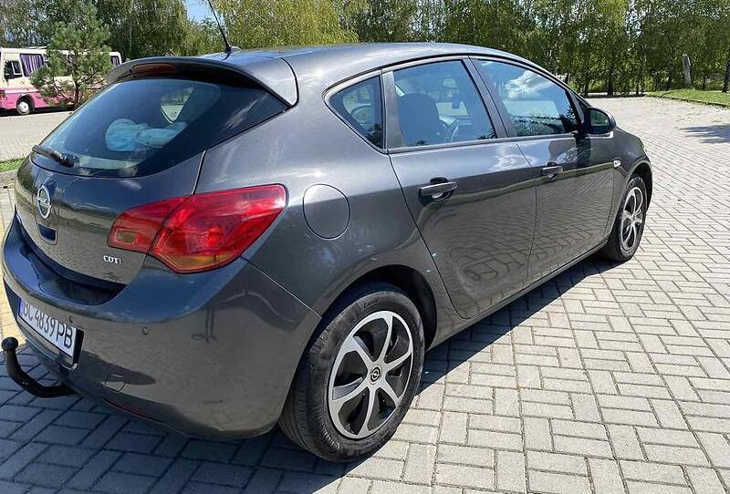 Opel Astra J 2009
