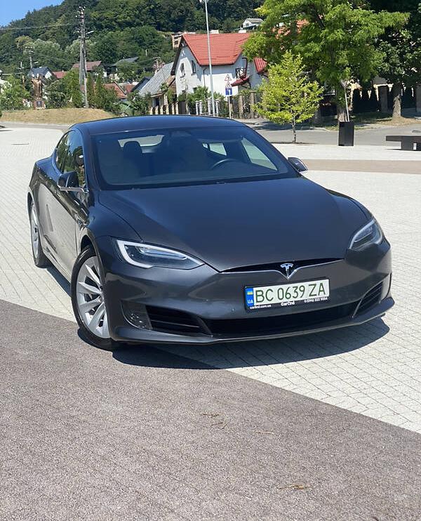 Tesla Model S 2017