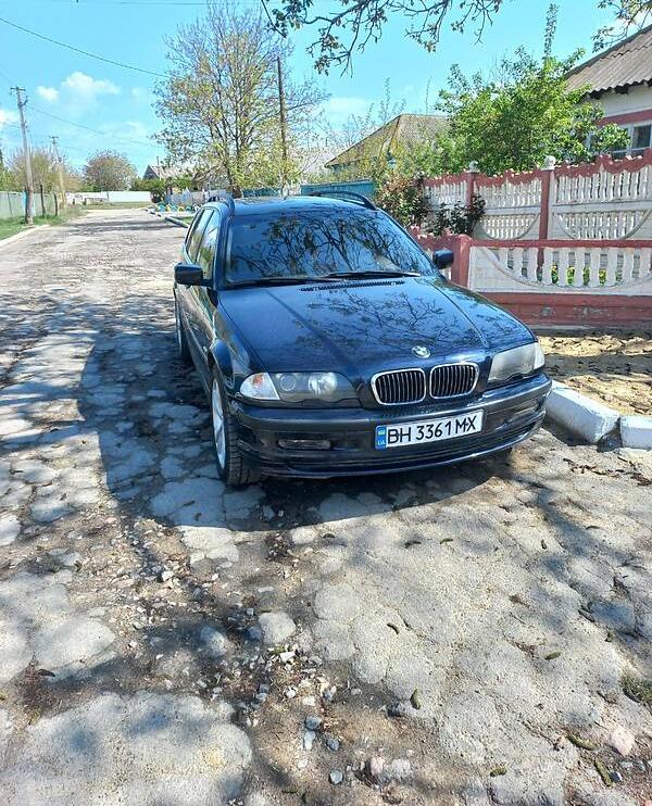 BMW 330 2001