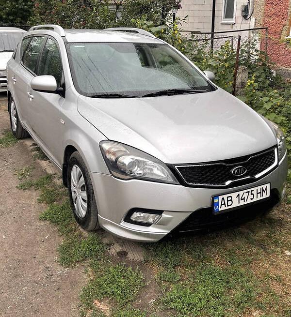 Kia Ceed . 2011