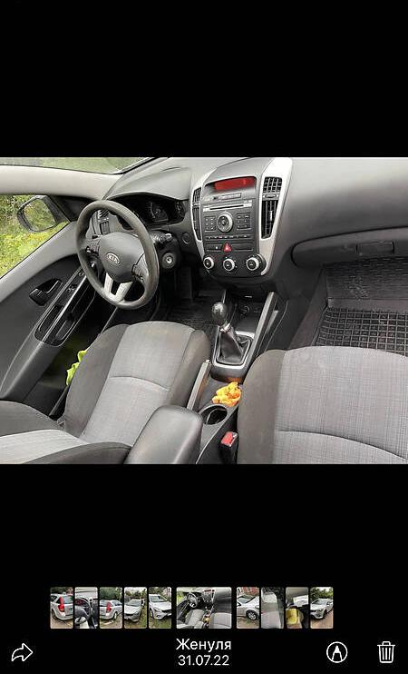Kia Ceed . 2011