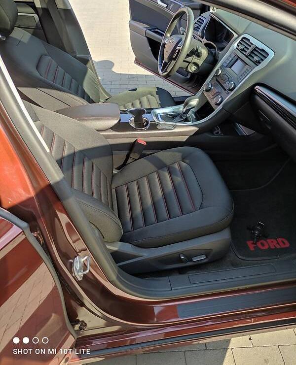 Ford Fusion SE 2015