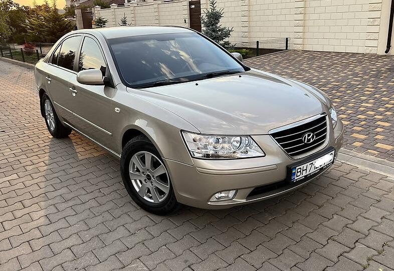 Hyundai Sonata O F F I C I A L 2009